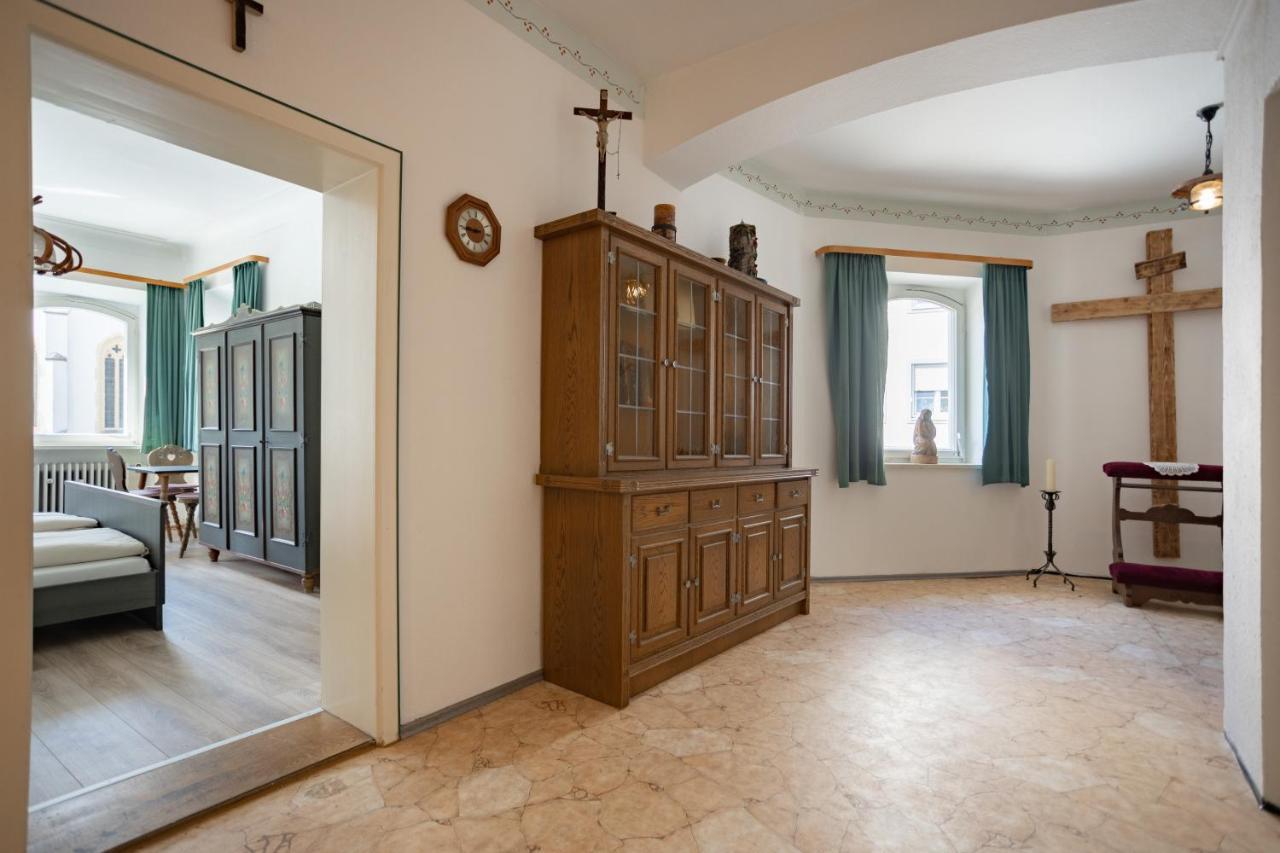 Gockerlwirt & Pilgerpension Altotting Bagian luar foto
