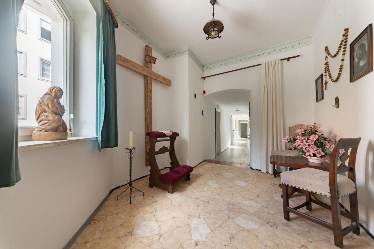Gockerlwirt & Pilgerpension Altotting Bagian luar foto