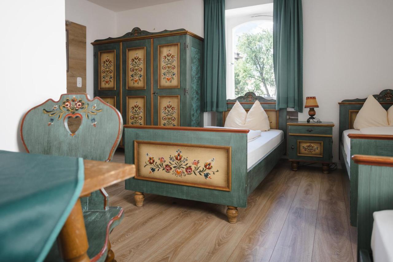 Gockerlwirt & Pilgerpension Altotting Bagian luar foto