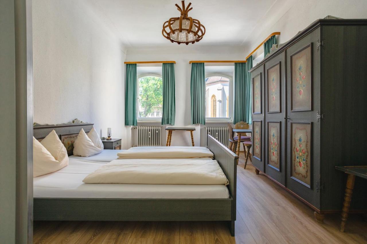 Gockerlwirt & Pilgerpension Altotting Bagian luar foto